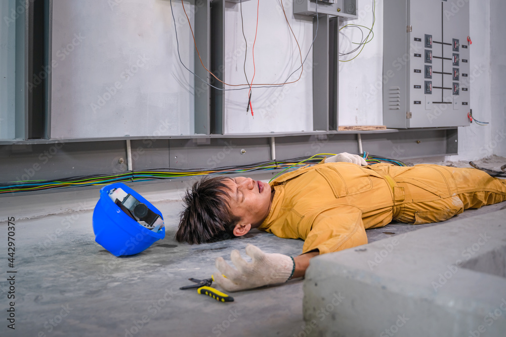 Stockfoto Electric worker suffered an electric shock accident