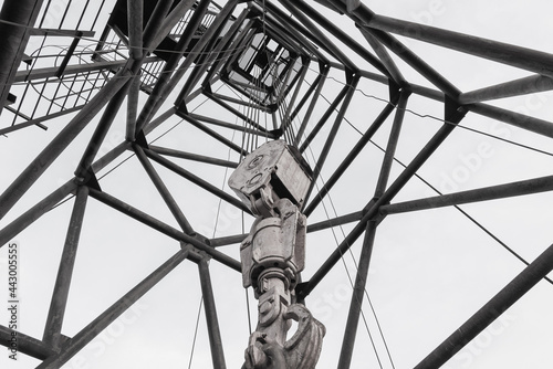 Large rig for drilling wells.