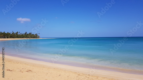 Playa en República Dominicana © yelsin