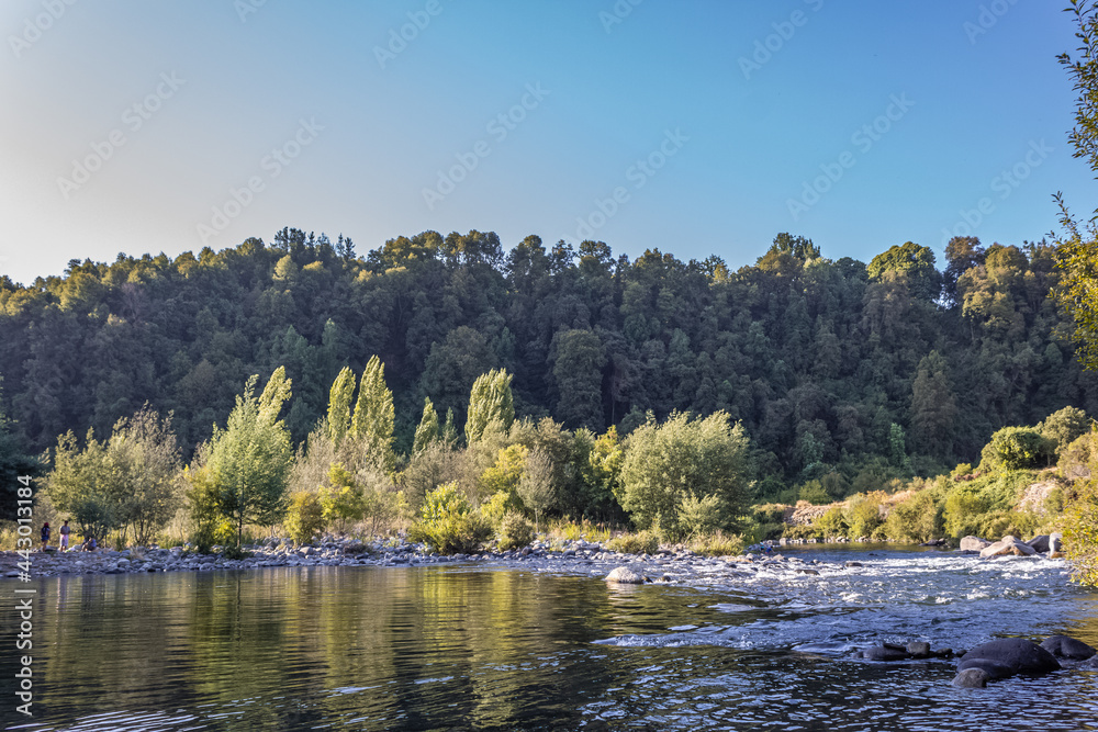 Rio Diguillin, sector Balsa de Zapallar, El Carmen, Ñuble, Chile Rio Diguillin, sector Balsa de Zapallar, El Carmen, Ñuble, Chile