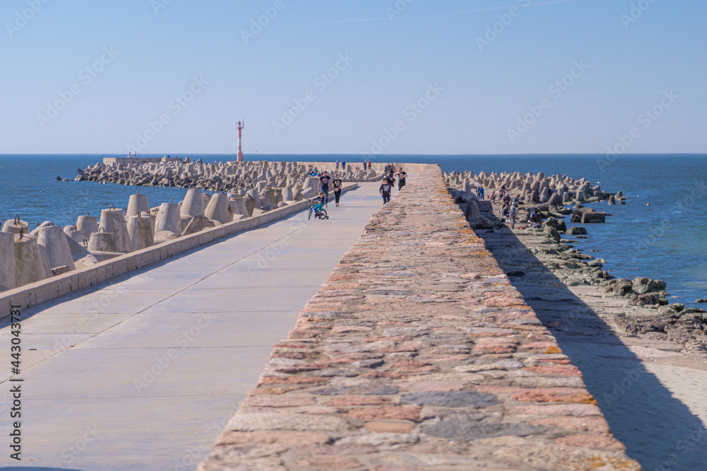 boardwalk to the beach