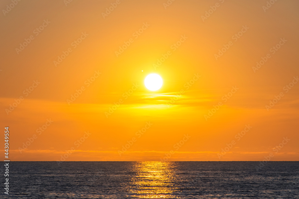 石狩浜からみる日本海の夕日