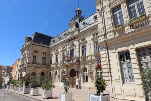 La mairie de Bollene, vue de l'exterieur, ville de Bollene, departement du Vaucluse, France