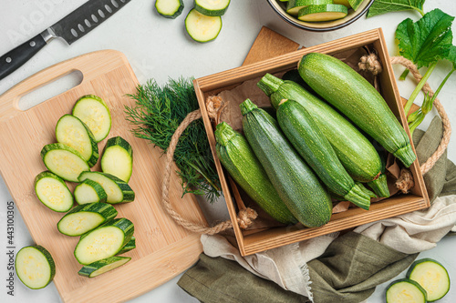 Bild auf Leinwand Preparation of zucchini