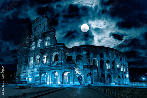 Canvas Print Mystery creepy view of Colosseum (Coliseum) at night, Rome, Italy
