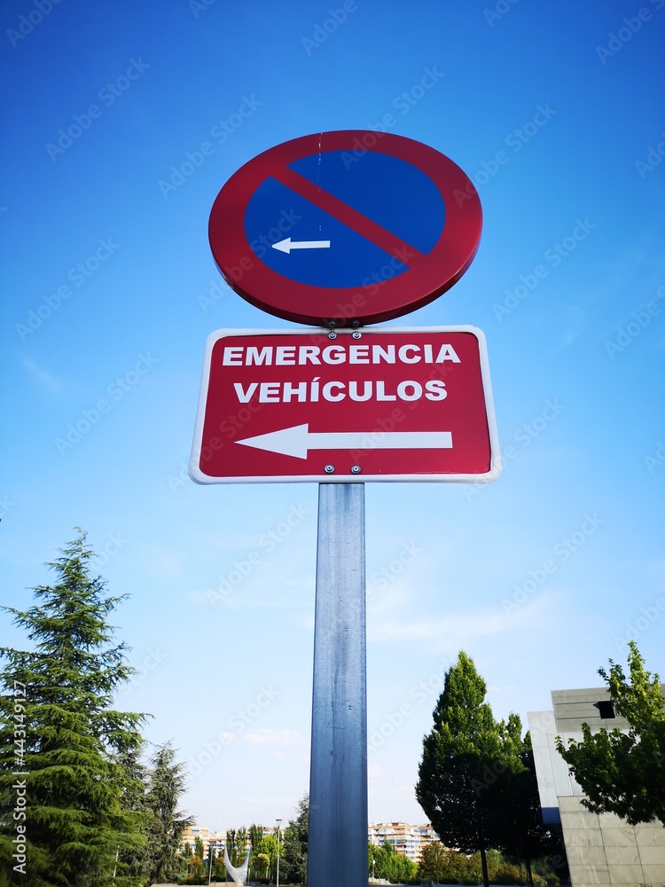 Emergency vehicles traffic signal in spanish