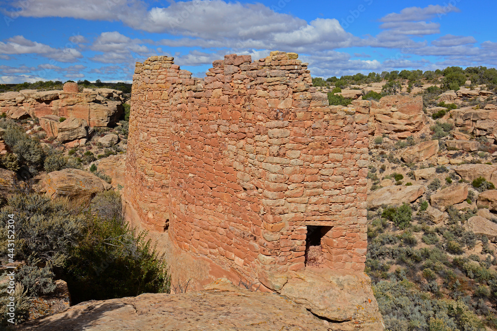 square tower unit trail and ancient native american ruins in     hovenweep national monument, colorado    