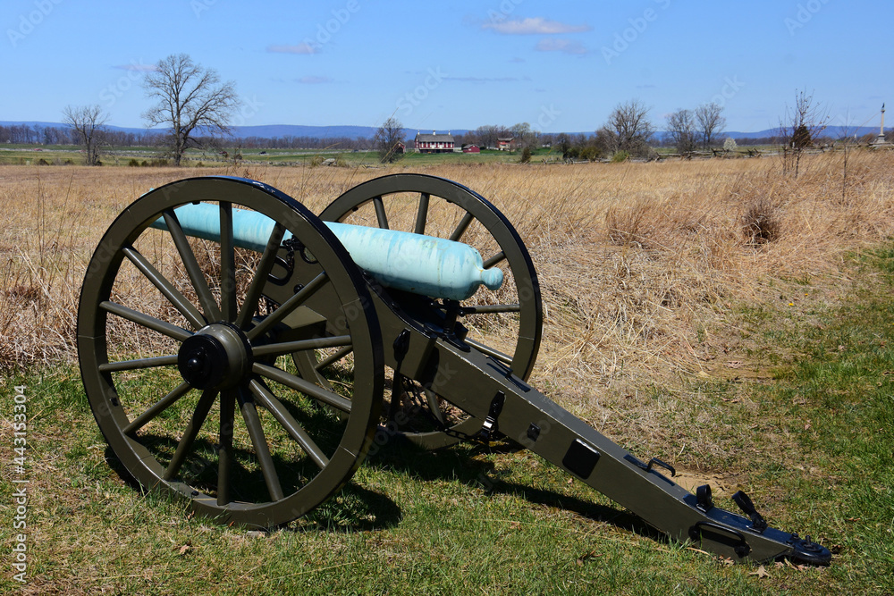 cannon  on hancock avenue on cemetery ridge in the historical gettysburg battlefield,  pennsylvania