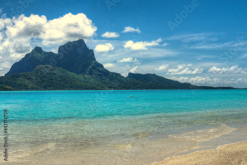 Bora Bora (polynésie française) : plage du motu Piti Aau