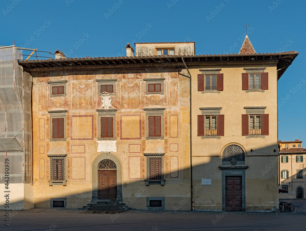 Fototapeta premium Piazza dei Cavalieri in der Altstadt von Pisa in der Toskana in Italien 
