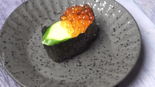 回転する寿司 / いくら軍艦巻き（Sushi, Ikura, Rotation ） photo