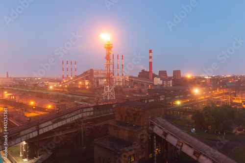 factory worker lights at night © Дмитрий Солодянкин