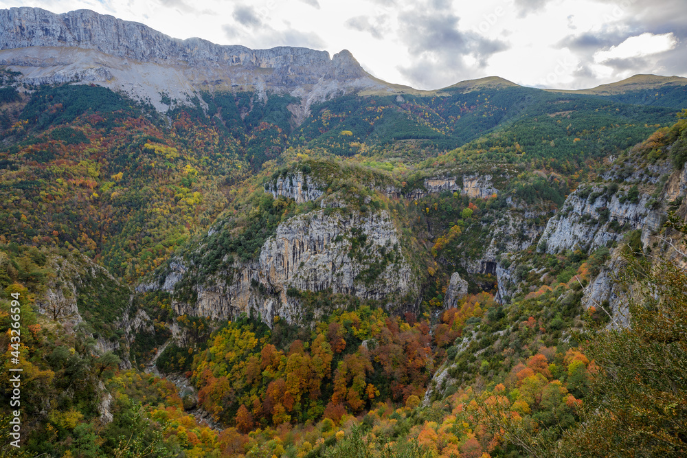 View of the Escuain gorge from Revilla viewpoint