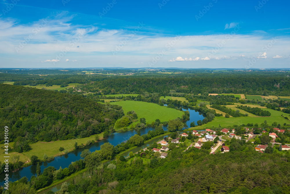 Fototapeta premium Landschaft im Doubs in Frankreich