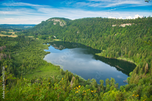 Lac de Bonlieu im französischen Jura