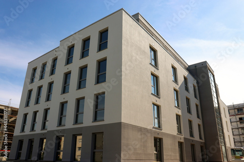 Moderner Wohnungsbau, Neubau eines Wohnblocks in Bielefeld, Nordrhein-Westfalen, Deutschland