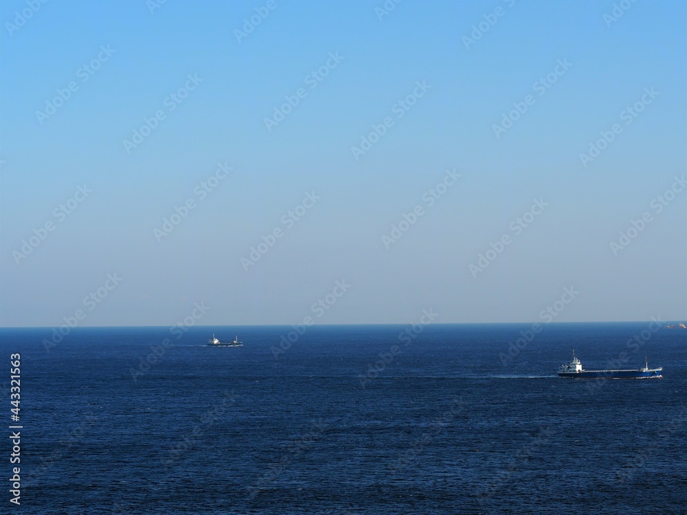 青い空と海と水平線