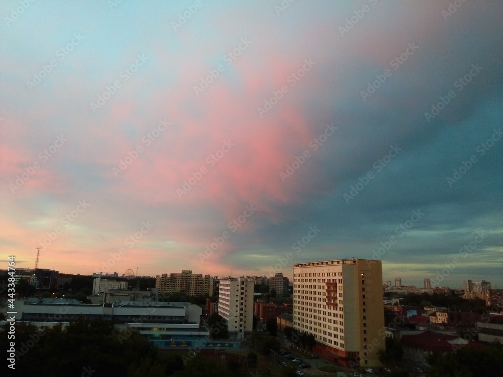 Obraz premium sunset over the city