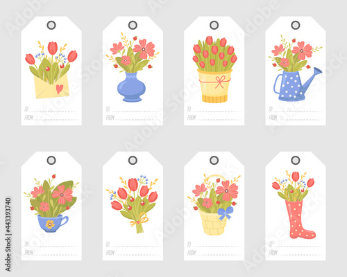 Set of romantic gift tags with cute bouquets of spring flowers