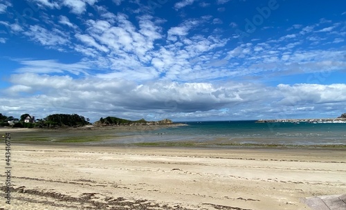 Paysage de erquy en Bretagne  plage en France 
