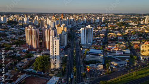 Skyline avenida Alberto Andaló de São José do Rio Preto, São Paulo, Brasil.