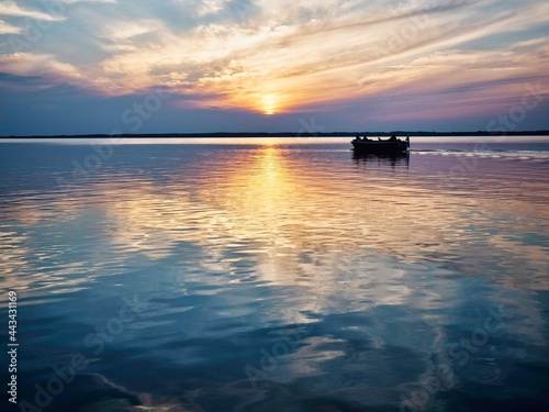 Fototapeta Naklejka Na Ścianę i Meble -  sunset on the sea