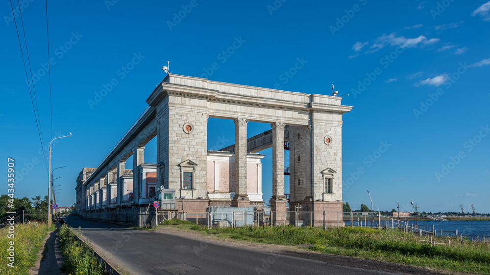 Obraz premium Uglich Hydroelectric Power Plant on the Volga river.