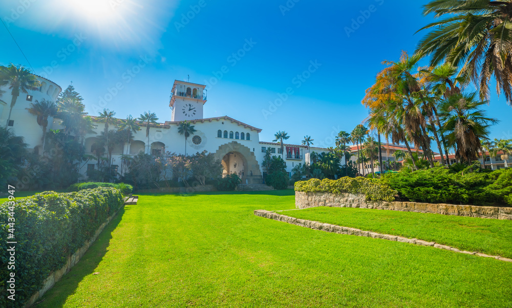 Obraz premium Blue sky over famous Santa Barbara Sunken Gardens