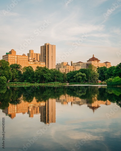Harlem Meer, a lake at Central Park, New York City © jonbilous