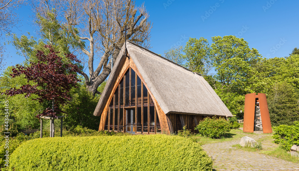 Obraz premium Die Schifferkirche in Ahrenshoop, Mecklenburg-Vorpommern; Deutschland