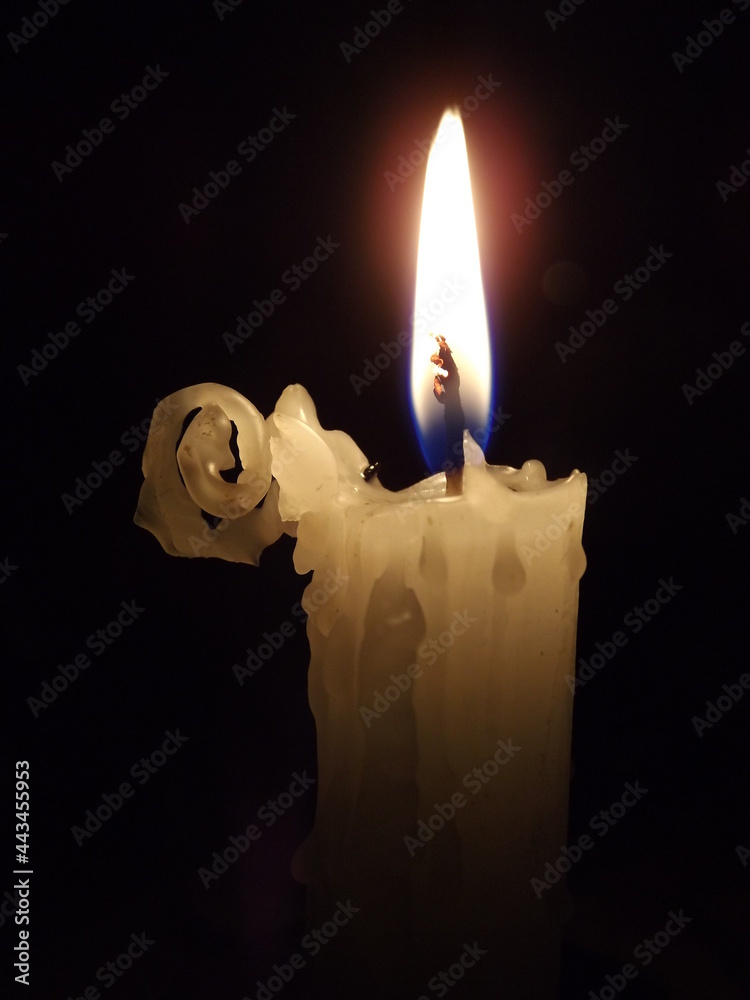 Velas pequeñas encendidas girando, Grabaciones de stock Incluyendo: vela y  fuego - Envato Elements