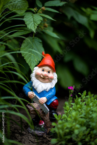 garden figure gnome