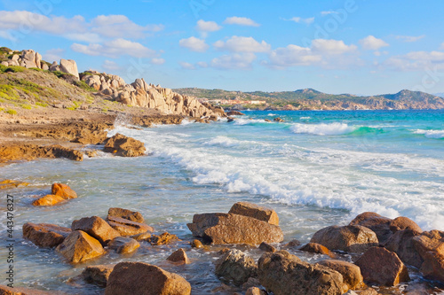 Wundersch  ner Panoramablick auf die Costa Smeralda  Sardinen  Italien