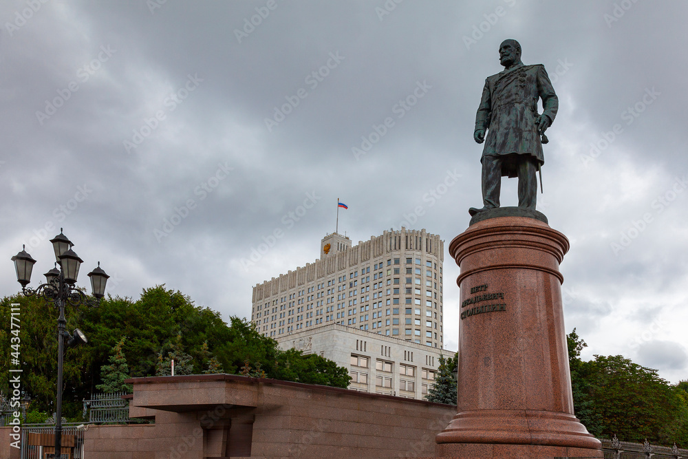 Fototapeta premium Monument to Stolypin in Moscow near the Government House. On the pedestal there is an inscription in Russian, translated into English meaning Pyotr Arkadyevich Stolypin