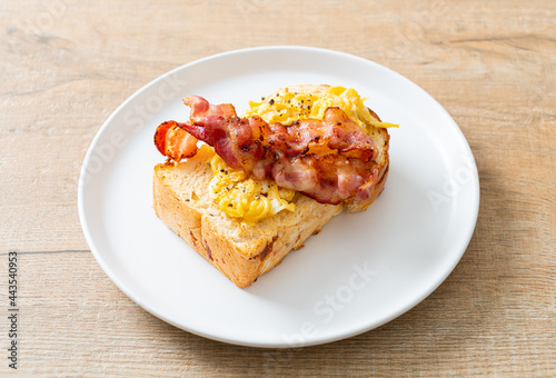 bread toast with scramble egg and bacon