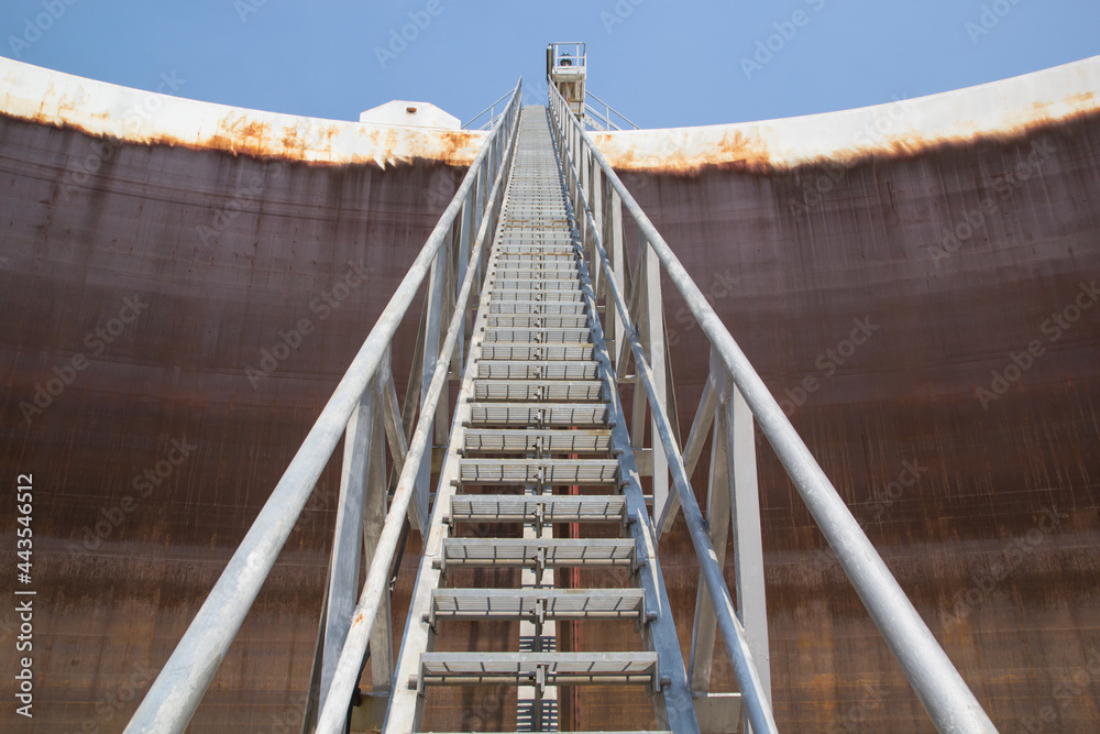 Fototapeta premium Tank ladder