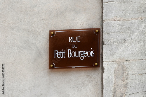Fototapeta Naklejka Na Ścianę i Meble -  rue du petit bourgeois