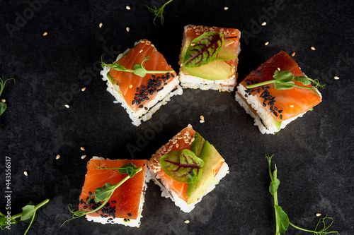 Oshi sushi sake 
