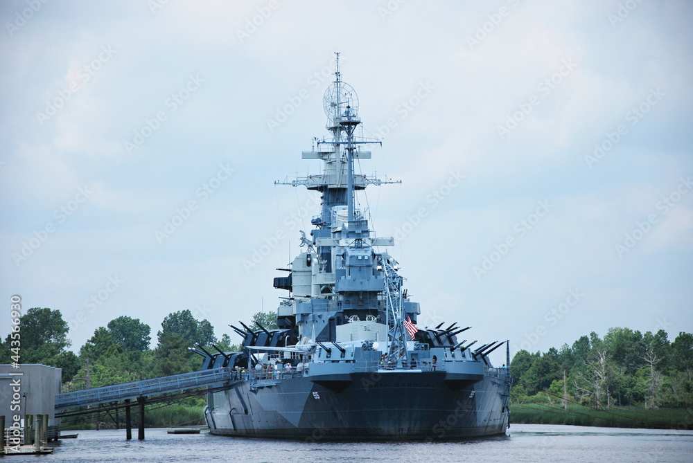 Schlachtschiff auf dem Fluss Cape Fear River, Wilmington, North Carolina Schlachtschiff auf dem Fluss Cape Fear River, Wilmington, North Carolina