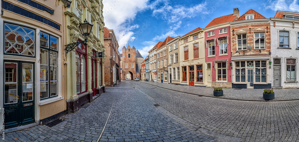 Ταπετσαρία Streetview Lievevrouwestraat and the Gevangenpoort or Lievevrouwepoort at Bergen