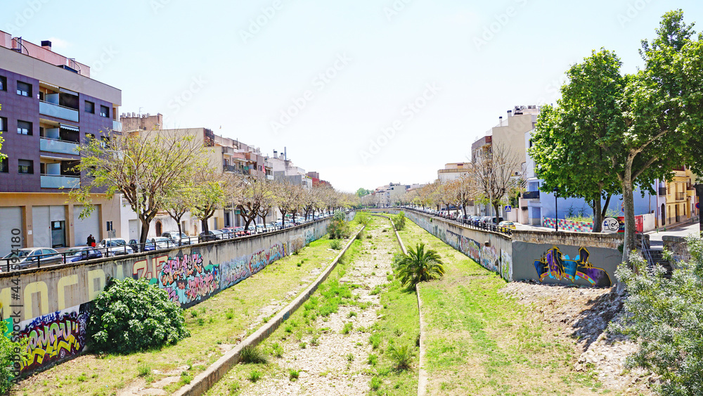 Canal o riera en El Vendrell, Tarragona, Catalunya, España, Europa