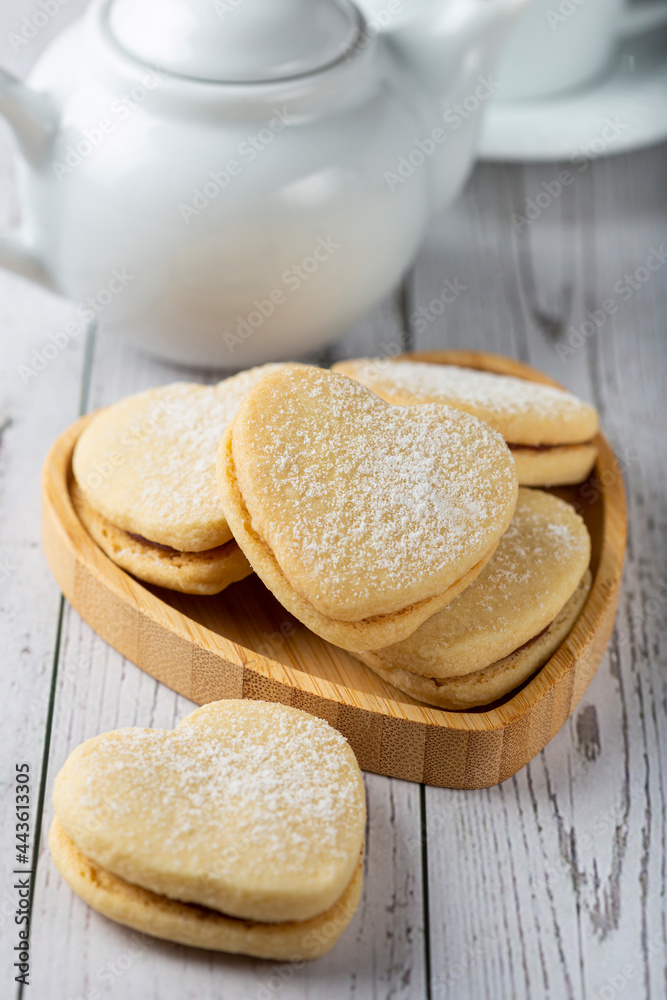 Naklejka premium Delicious buttery biscuits filled with guava paste.