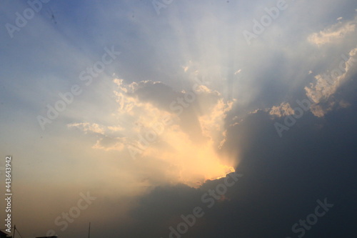 sun and clouds © Tarequl Islam
