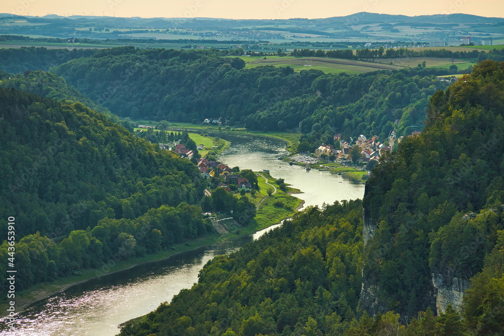 Blick auf das Elbtal, Elbe im Elbsandsteingebirge bei Rathen und Wehlen, Sachsen, Sächsische Schweiz