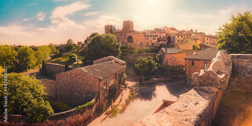 Obraz premium etruscan and medieval italian ancient village Tuscania
