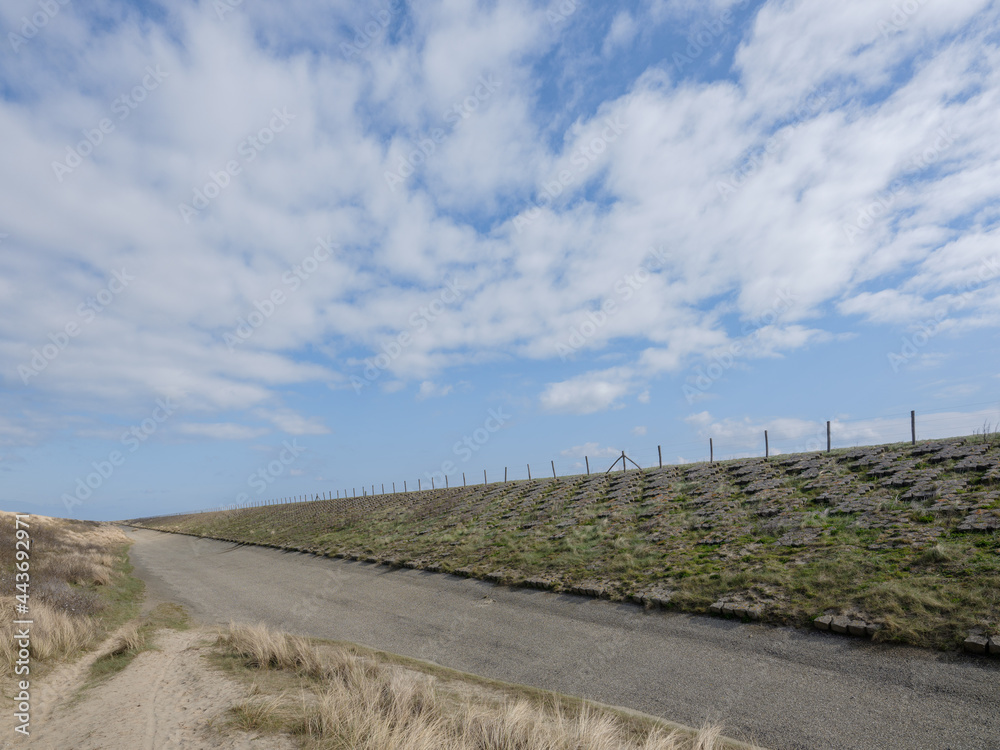 Hondsbossche zeewering tussen Petten en Camperduin