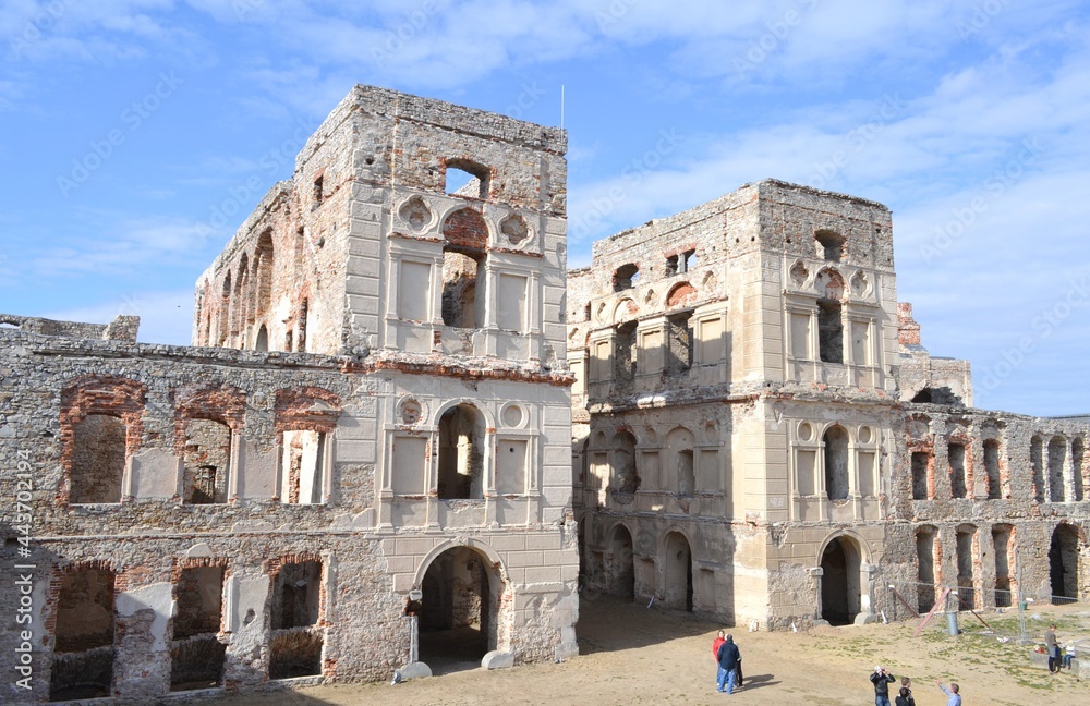 Obraz premium Krzyztopor Castle in the town of Ujazd in Poland 