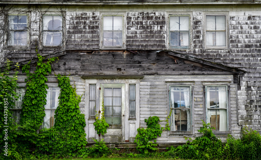 old abandoned building old abandoned building