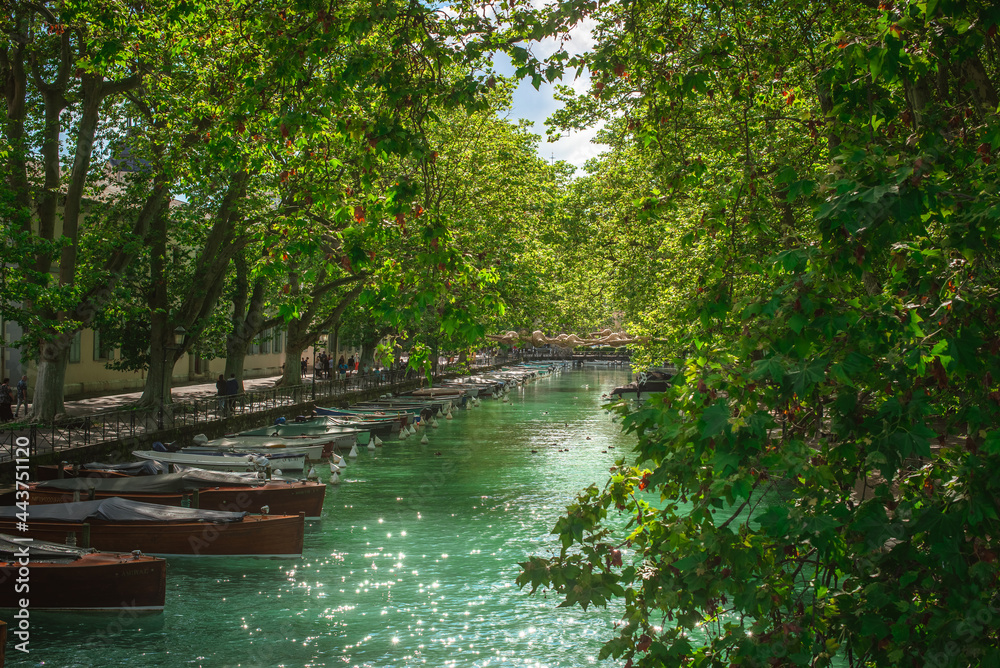 Obraz premium Annecy, au fil du Thiou