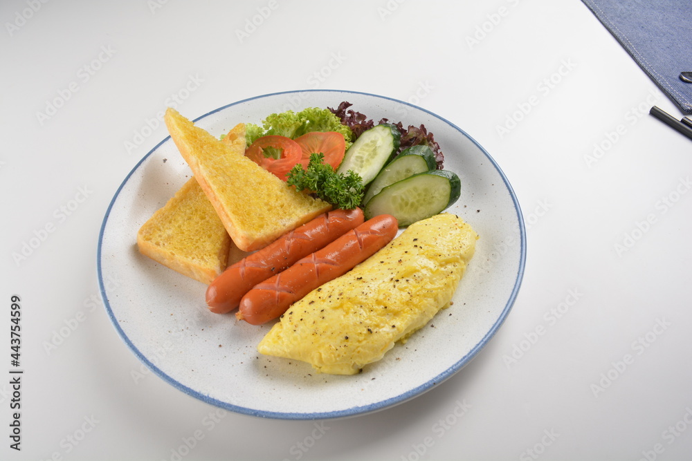 western big breakfast with butter toast, fried scramble egg, sausage, grill bacon, ham, omelette, bean and salad halal breakfast menu western big breakfast with butter toast, fried scramble egg, sausage, grill bacon, ham, omelette, bean and salad halal breakfast menu